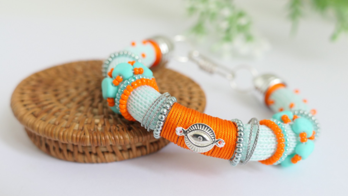 DIY Jaipur bracelet with cord and beads by Caticoud