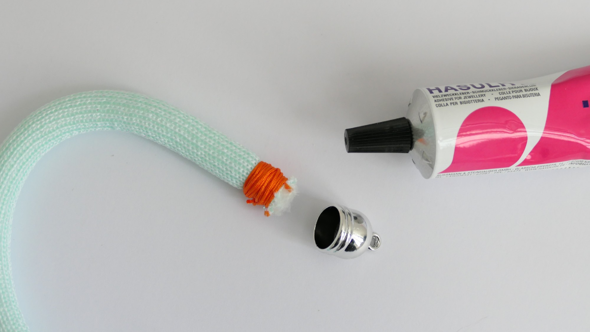 DIY Jaipur bracelet with cord and beads by Caticoud : Step 1