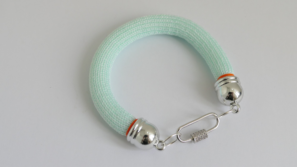 DIY Jaipur bracelet with cord and beads by Caticoud : Step 2