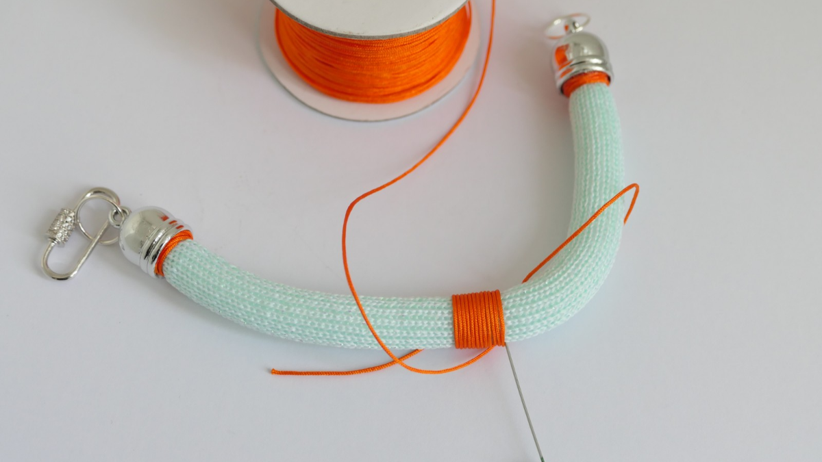 DIY Jaipur bracelet with cord and beads by Caticoud : Step 3