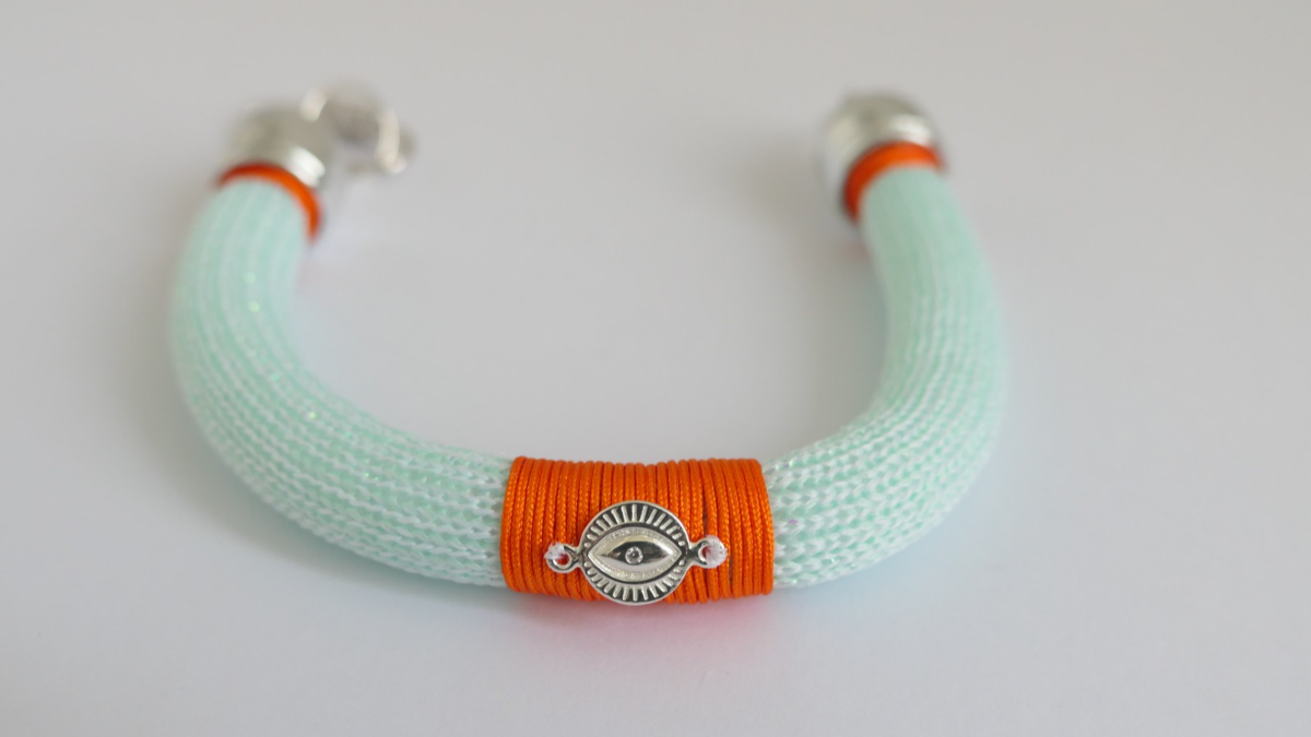 DIY Jaipur bracelet with cord and beads by Caticoud : Step 4