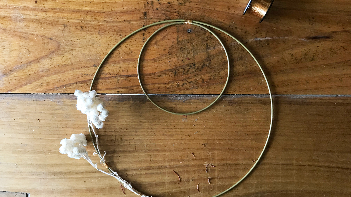 DIY Bohemian decoration - Dried flower wreath : Step 2