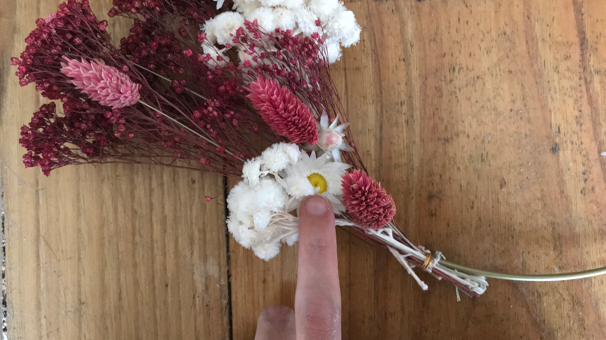DIY Bohemian decoration - Dried flower wreath : Step 7