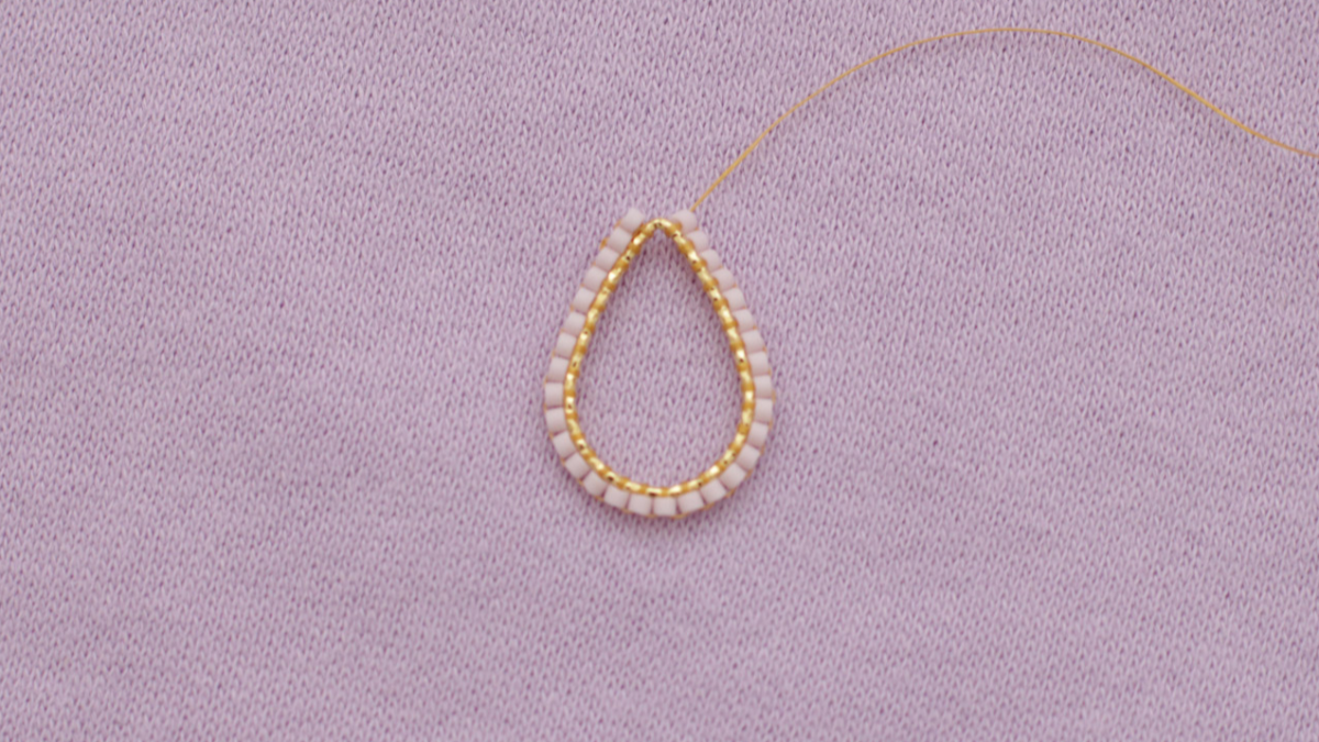 Miyuki Brick stitch flower weaving earrings tutorial : Step 4