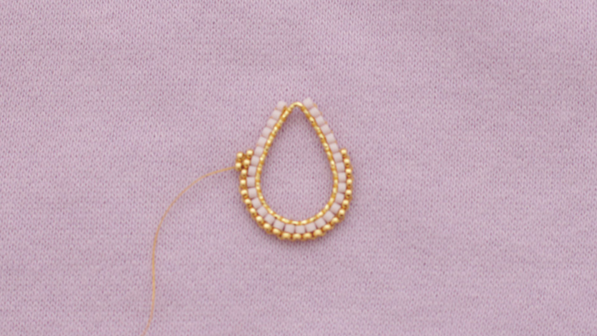 Miyuki Brick stitch flower weaving earrings tutorial : Step 6