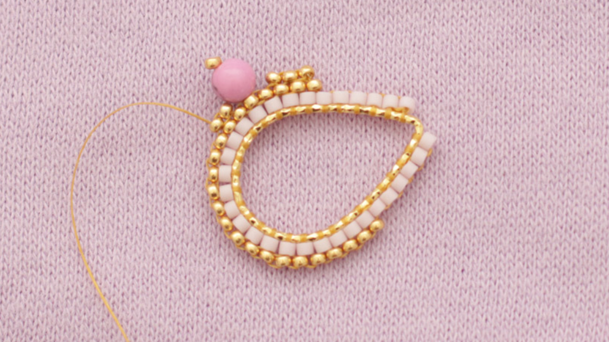 Miyuki Brick stitch flower weaving earrings tutorial : Step 8