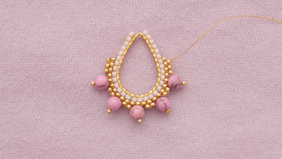 Miyuki Brick stitch flower weaving earrings tutorial : Step 9