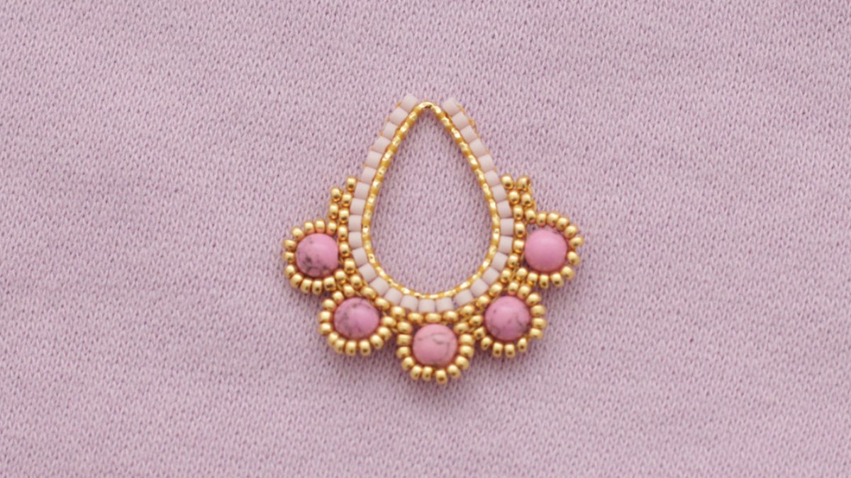 Miyuki Brick stitch flower weaving earrings tutorial : Step 11