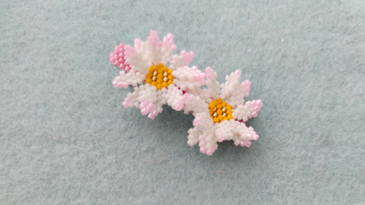 Miyuki Delicas 11/0 bead weave flower clips : Step 8 Miyuki Delicas 11/0 bead weave flower clips : Step 8