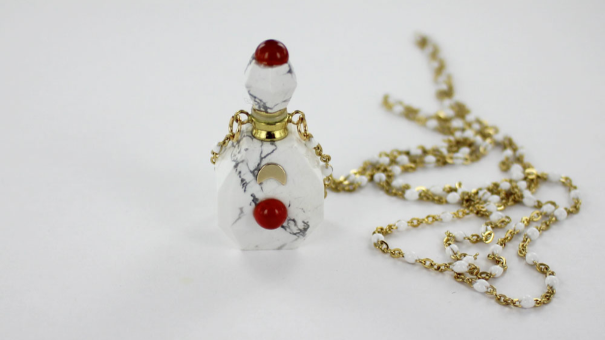 Schema  Necklace mini perfume bottle in howlite
