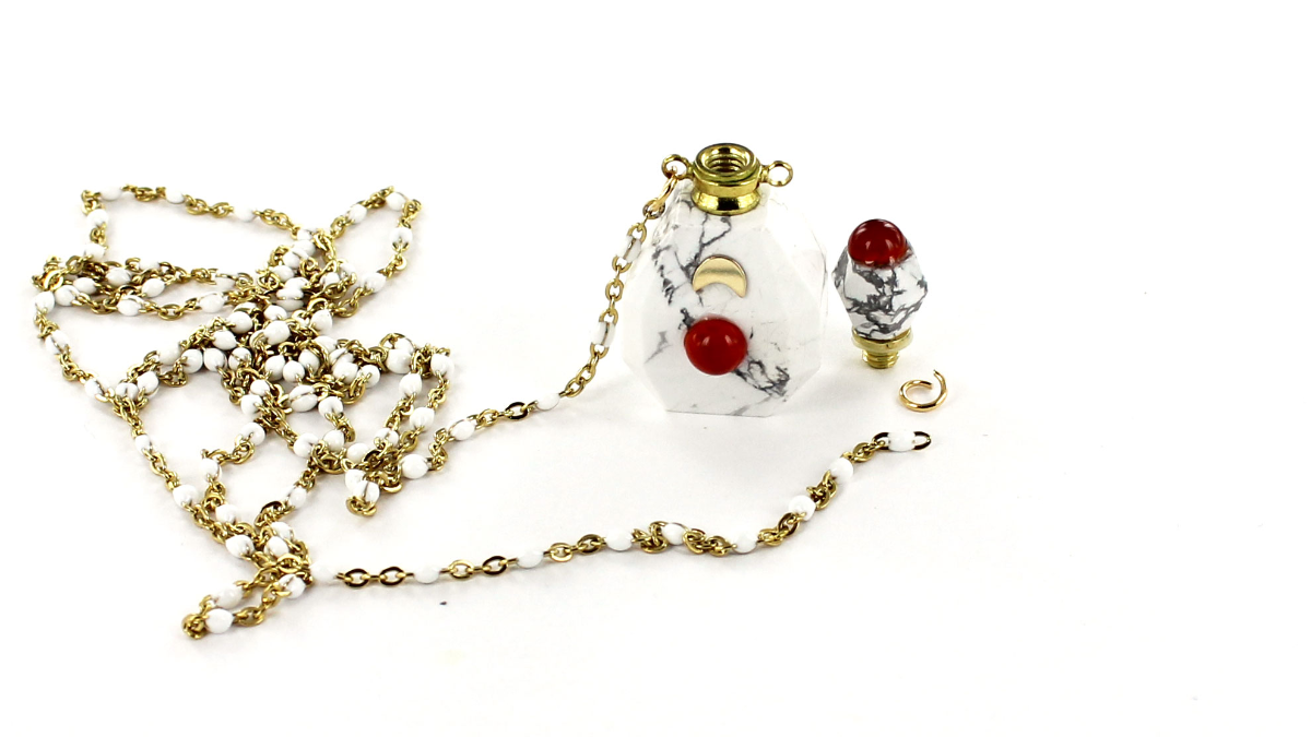 Necklace mini perfume bottle in howlite : Step 2