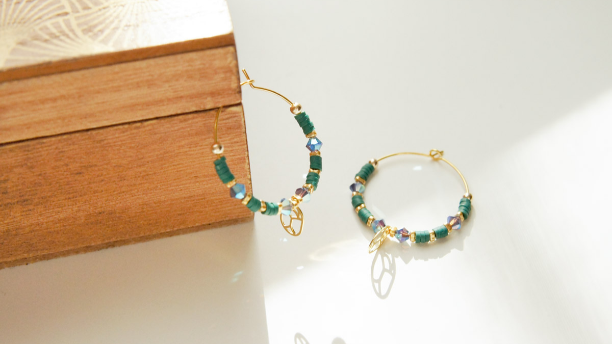 Schema  DIY small Heishi emerald beads and beetle charm