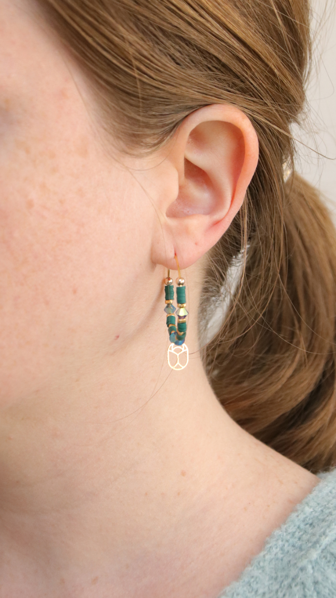 Schema  DIY small Heishi emerald beads and beetle charm