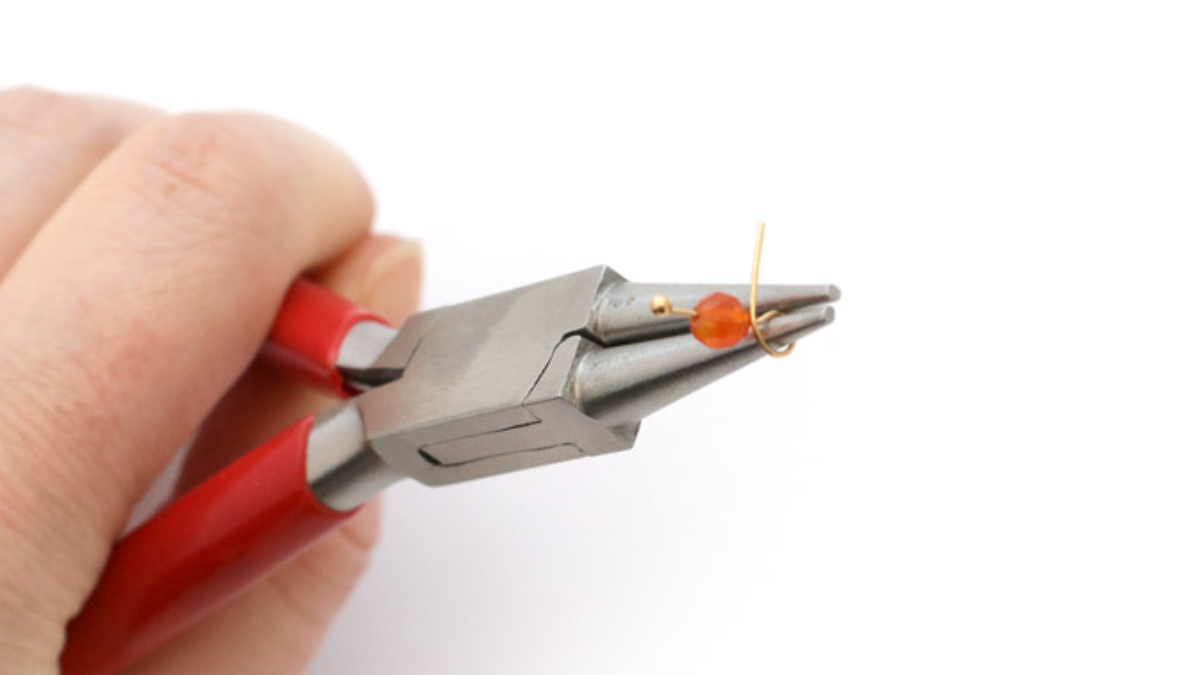 Bracelet Jonc semainier diamanté gilded with fine gold alphabet charms : Step 2 Bracelet Jonc semainier diamanté gilded with fine gold alphabet charms : Step 2