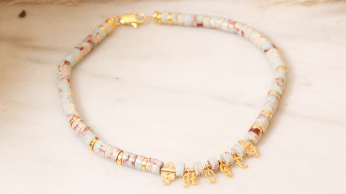 DIY heishi gemstone beads message choker : Step 2 DIY heishi gemstone beads message choker : Step 2