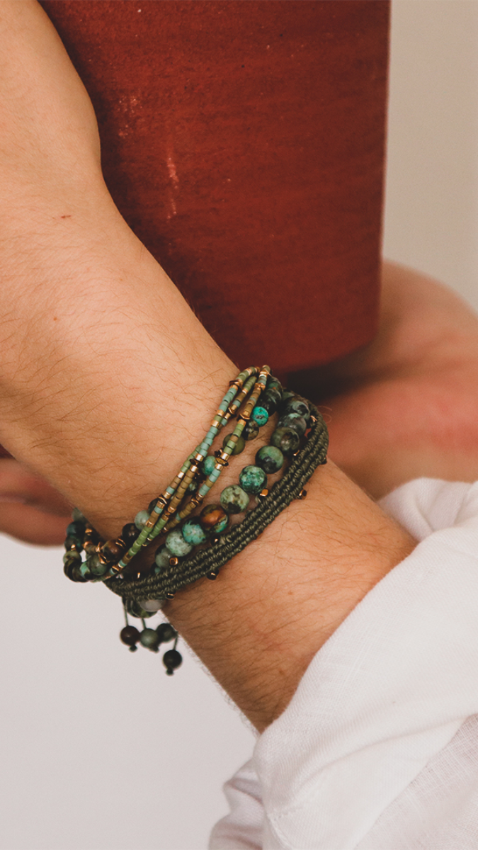 Multi-row bracelet with gemstone beads and macramé