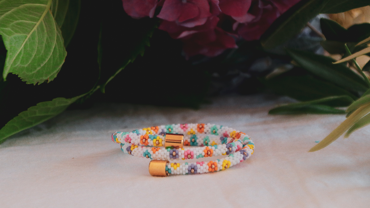 Miyuki peyote weaving daisy flower bracelet