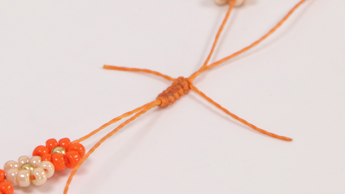 Flower bracelet : Step 4