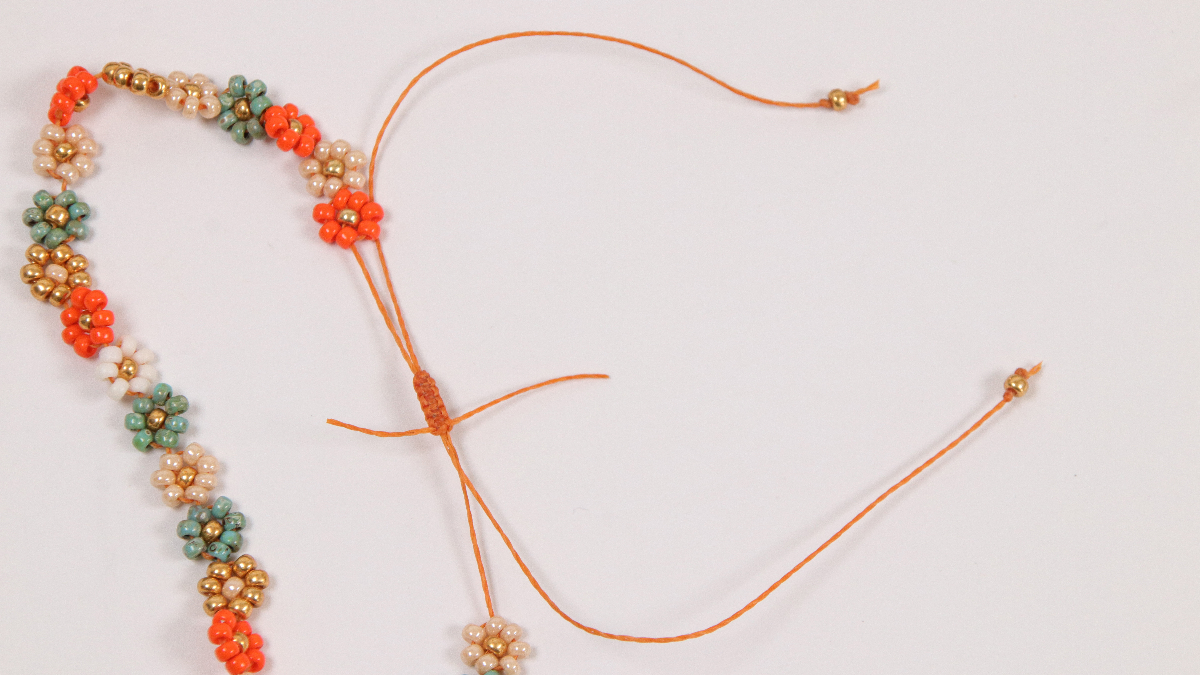 Flower bracelet : Step 5