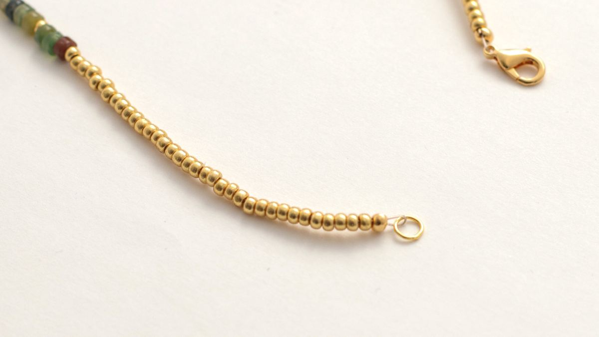 Trendy necklace with tinted agate gemstones, Miyuki beads and faceted aventurine briolette : Step 5 Trendy necklace with tinted agate gemstones, Miyuki beads and faceted aventurine briolette : Step 5