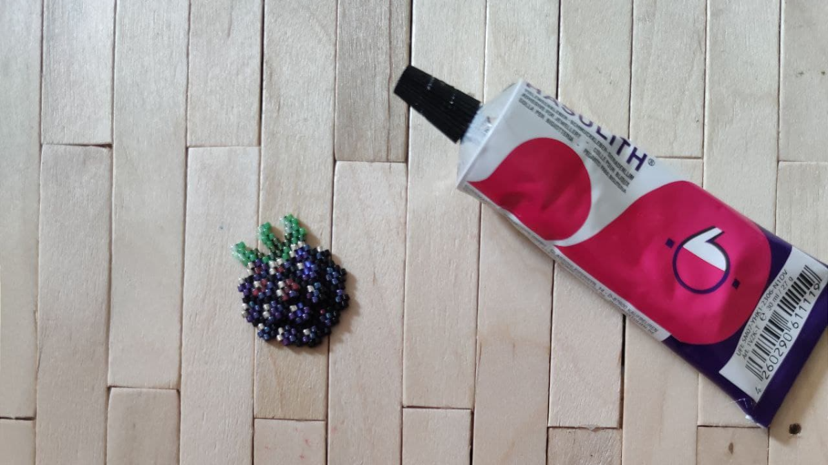 DIY blackberry and mushroom relief bead weaving magnet Miyuki 11/0 : Step 2