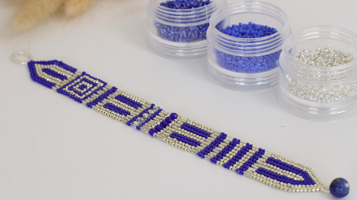 DIY herringbone weave and brickstitch bracelet with bugle beads and Miyuki Delicas 11/0