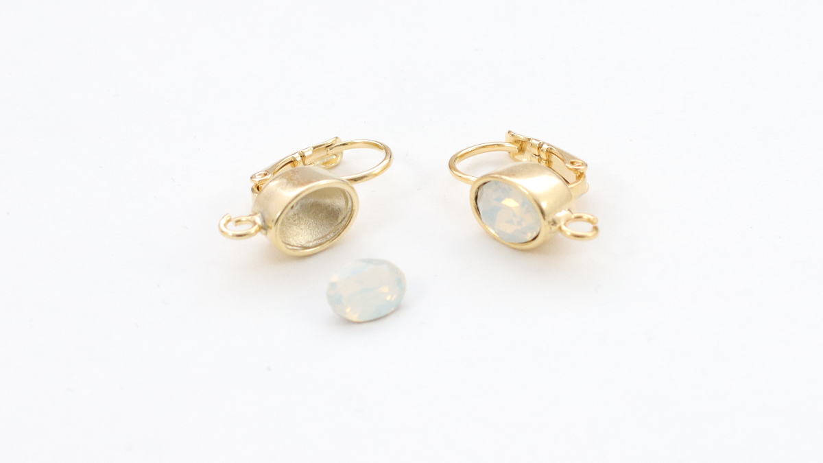 Miyuki Triangle 3D weaving earrings turquoise version : Step 1 Miyuki Triangle 3D weaving earrings turquoise version : Step 1