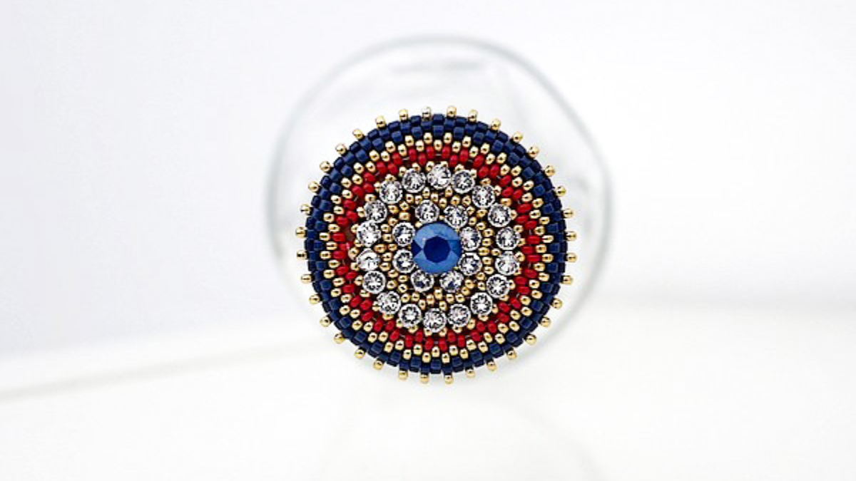 Schema  DIY Customize a wooden bottle cap with Miyuki beads