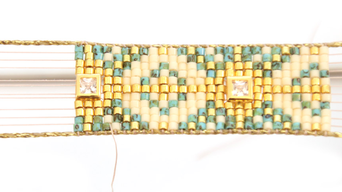 Miyuki Delicas 10 Loom Weaving Grid with Rhinestone Inlay : Step 7 Miyuki Delicas 10 Loom Weaving Grid with Rhinestone Inlay : Step 7