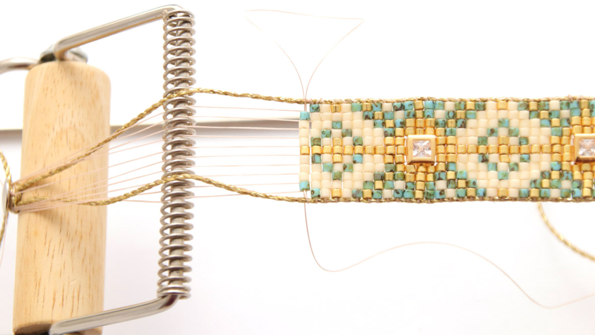 Miyuki Delicas 10 Loom Weaving Grid with Rhinestone Inlay : Step 8 Miyuki Delicas 10 Loom Weaving Grid with Rhinestone Inlay : Step 8