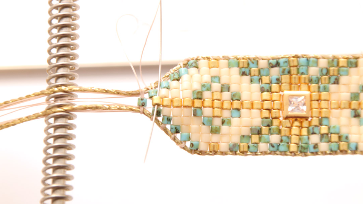 Miyuki Delicas 10 Loom Weaving Grid with Rhinestone Inlay : Step 11 Miyuki Delicas 10 Loom Weaving Grid with Rhinestone Inlay : Step 11