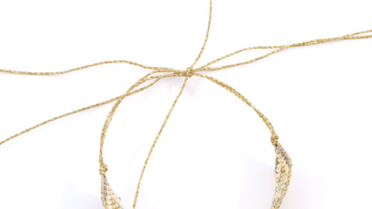 Miyuki Delicas 10 Loom Weaving Grid with Rhinestone Inlay : Step 16 Miyuki Delicas 10 Loom Weaving Grid with Rhinestone Inlay : Step 16