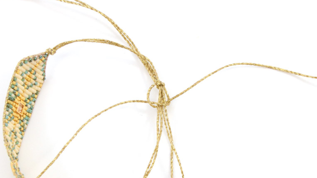 Miyuki Delicas 10 Loom Weaving Grid with Rhinestone Inlay : Step 17 Miyuki Delicas 10 Loom Weaving Grid with Rhinestone Inlay : Step 17