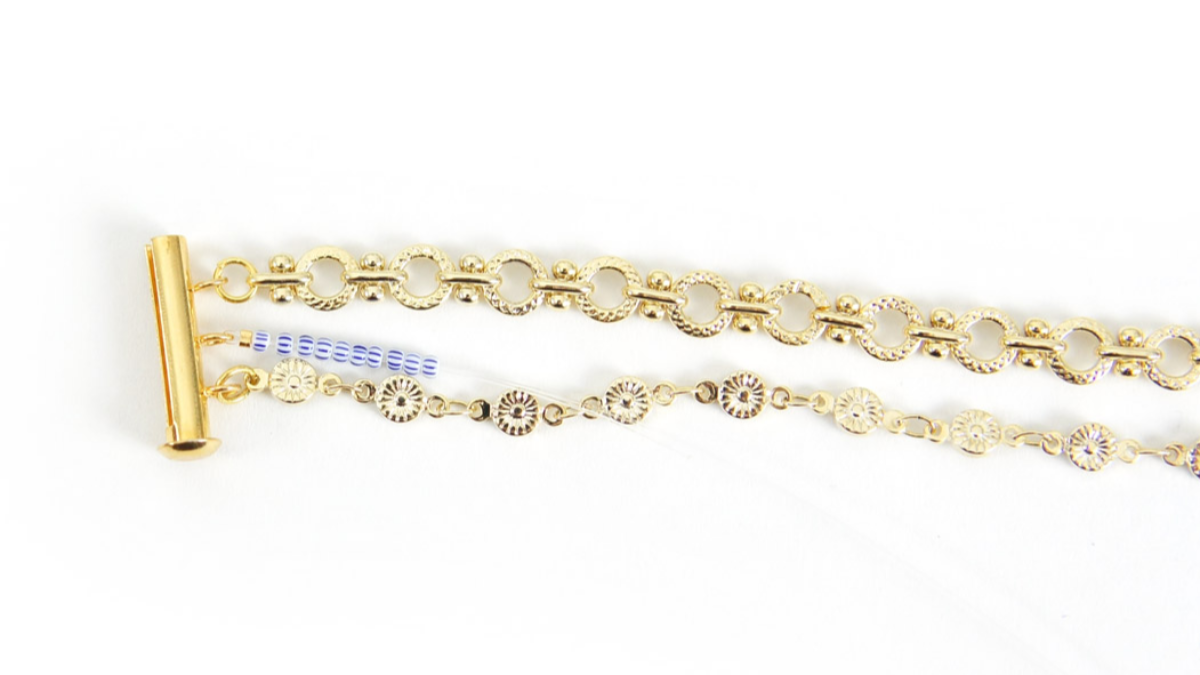 Tuto Necklace Multirangs with blue striped seed beads and fancy chains : Step 9 Tuto Necklace Multirangs with blue striped seed beads and fancy chains : Step 9