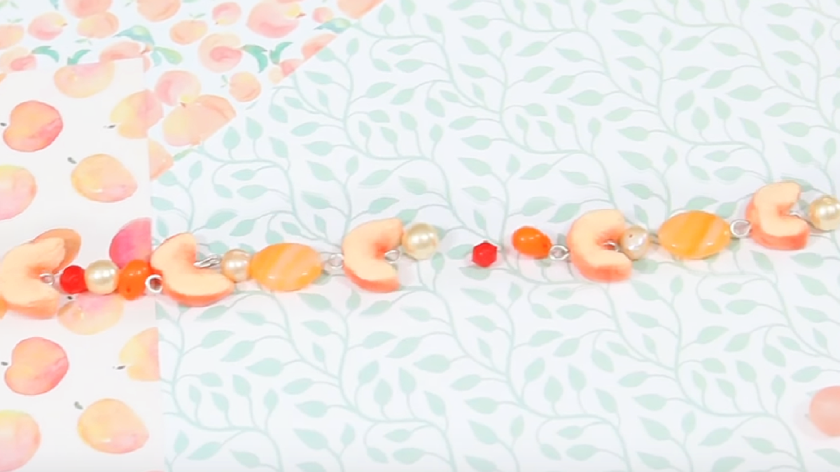 Mixed peach and bead bracelet made of polymer clay : Step 10 Mixed peach and bead bracelet made of polymer clay : Step 10