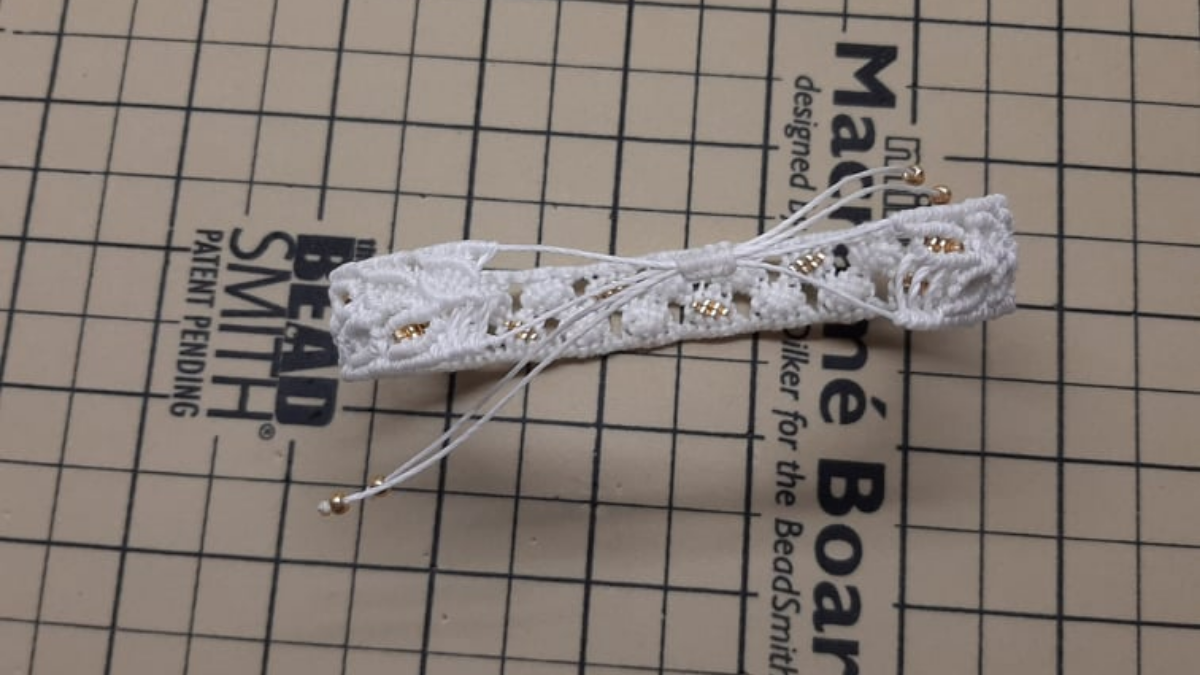 DIY Micromacramé leaf motif anklet with Miyuki beads : Step 16