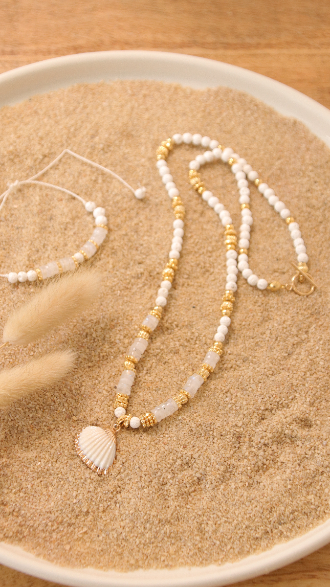 Schema  Tuto Necklace natural shell with gold beads and heishi moonstone