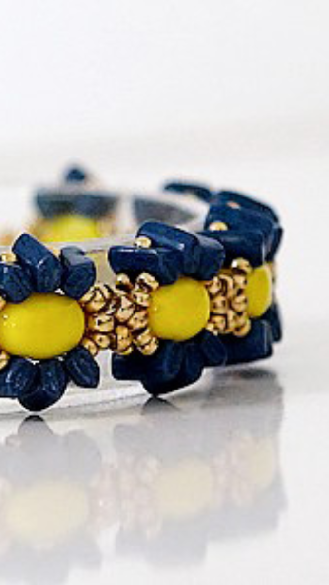 Schema  Oriana bracelet with Samos and Piros glass beads by Puca