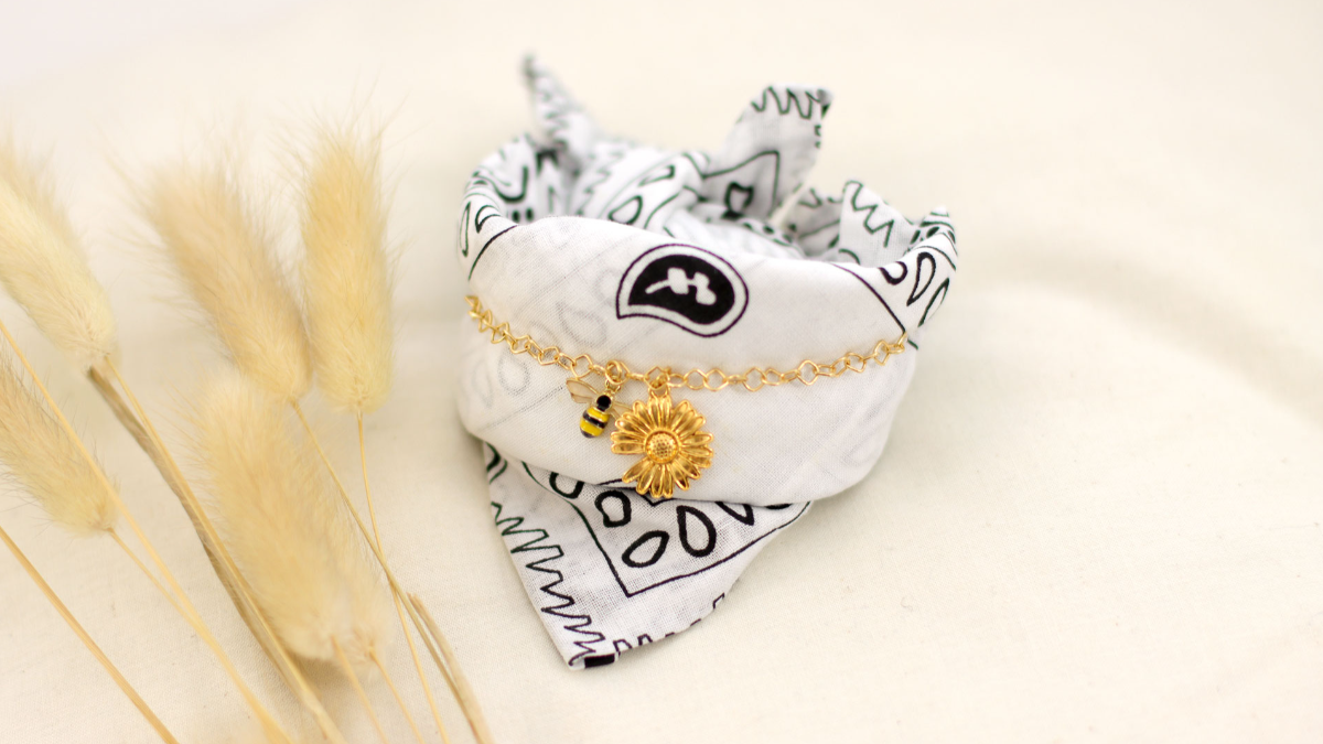 DIY Bandana bracelet with bee charm