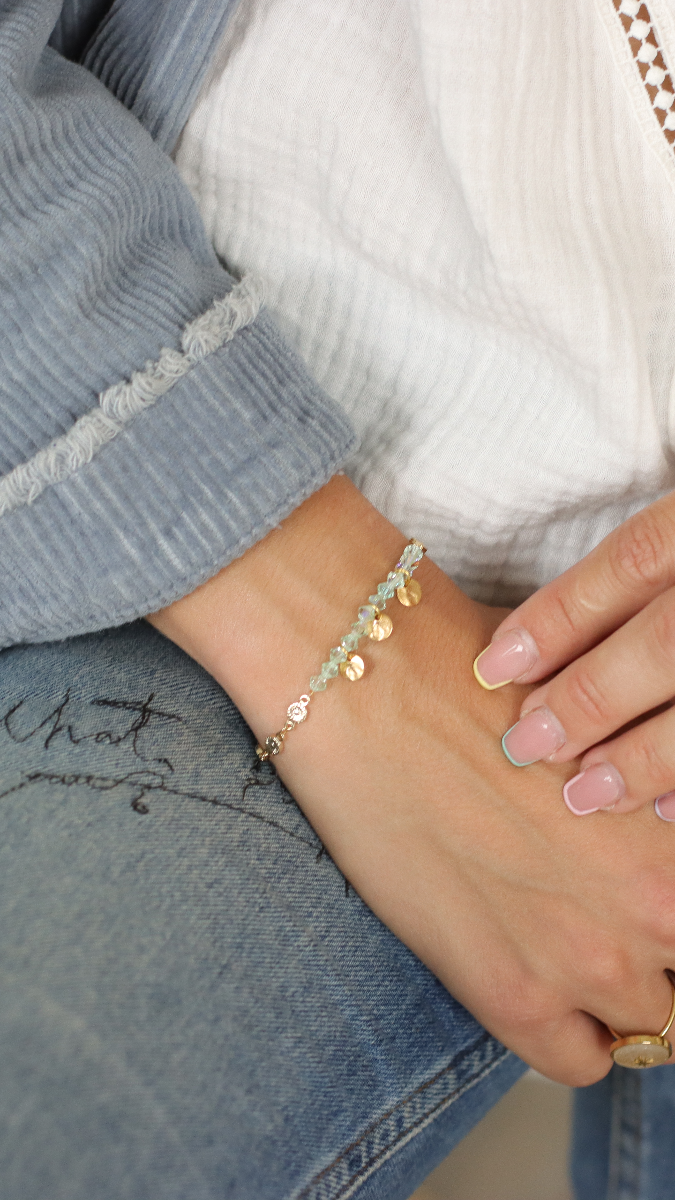 Schema  Preciosa crystal bunting bracelet with gold flower chain