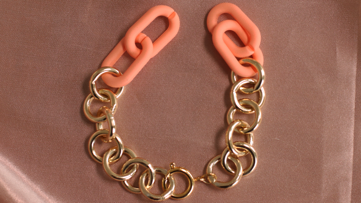 Schema  Bracelet with big coral and gold links