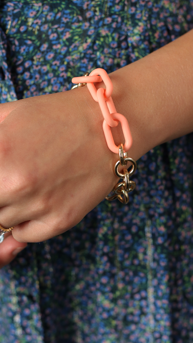 Schema  Bracelet with big coral and gold links