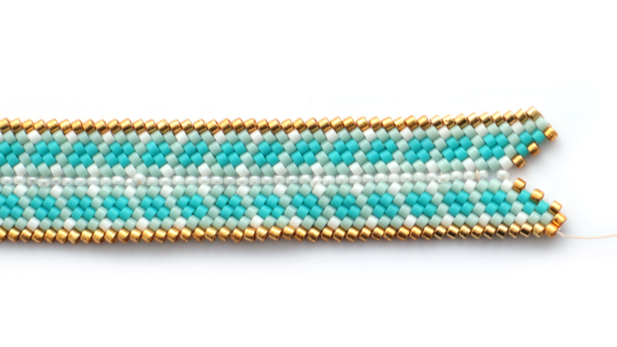 Miyuki weaving bracelet Mississippi turquoise : Step 8 Miyuki weaving bracelet Mississippi turquoise : Step 8