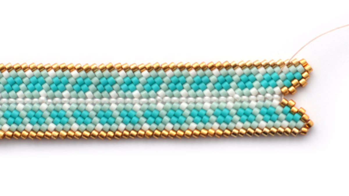 Miyuki weaving bracelet Mississippi turquoise : Step 10 Miyuki weaving bracelet Mississippi turquoise : Step 10