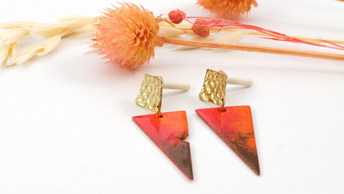 Schema  Asymmetrical earrings made of brass and EFColor overglaze powders
