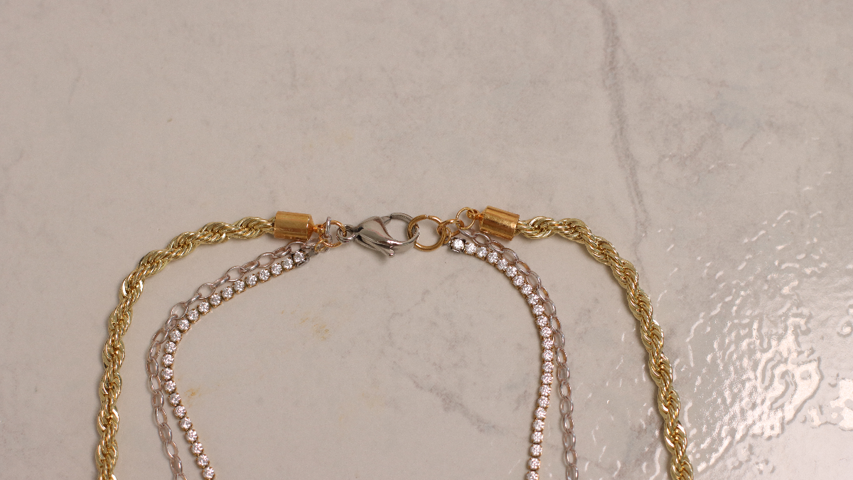 Multi-row bee necklace silver-gold : Step 4