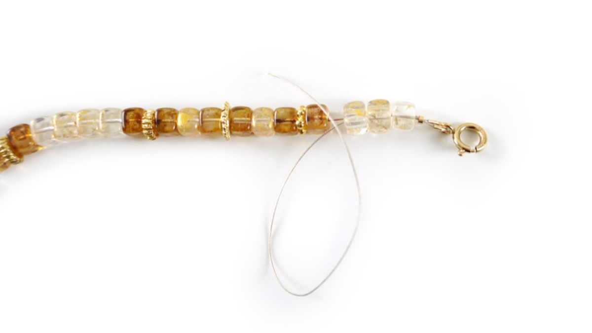 DIY Recycled glass beads bracelet made in Europe : Step 3 DIY Recycled glass beads bracelet made in Europe : Step 3