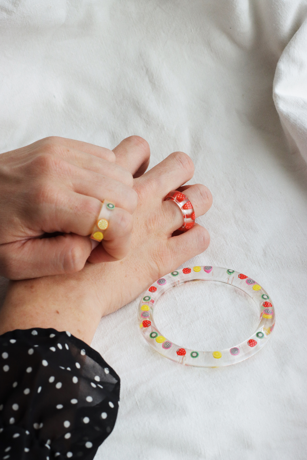 DIY beginner : Fruity resin rings
