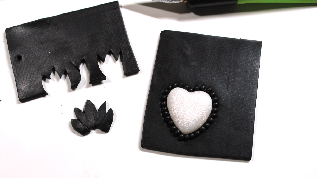 Ex-voto jewels in polymer clay : Step 8