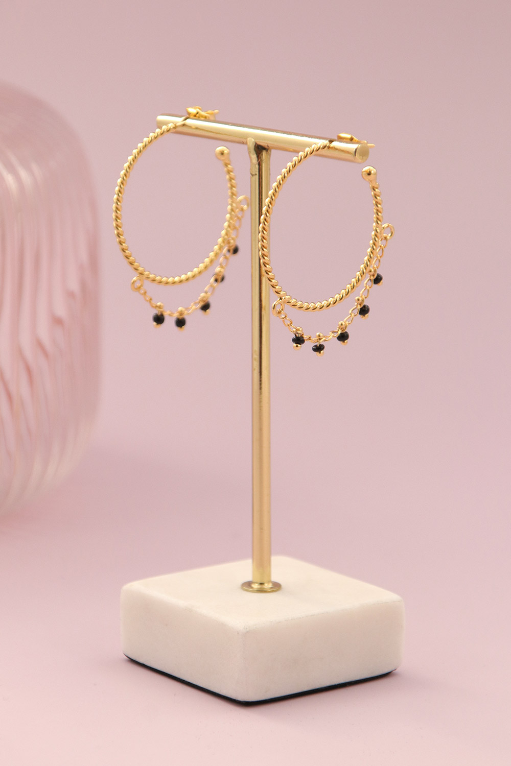 Schema  Gold-plated hoop earrings with black seed beads chain